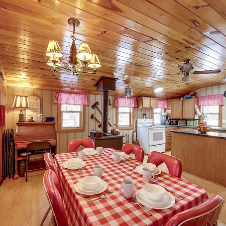 Pet-Friendly Irons Cottage About 4 Mi To Sand Lake! Екстериор снимка